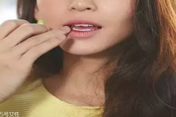 口紅正確涂法 你真的知道嗎 口紅正確涂法 你真的知道嗎