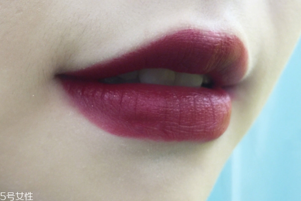 迪奧口紅851適合黃皮嗎 迪奧851黃皮上嘴圖 迪奧口紅851適合黃皮嗎 迪奧851黃皮上嘴圖