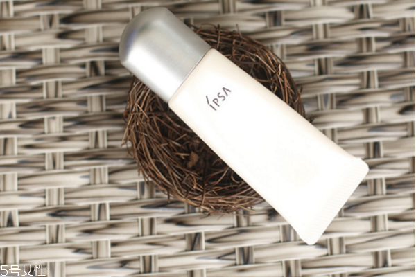 干皮秋冬粉底液推薦 冬季滋潤(rùn)底妝產(chǎn)品 干皮秋冬粉底液推薦 冬季滋潤(rùn)底妝產(chǎn)品