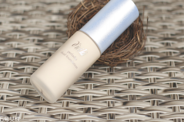 干皮秋冬粉底液推薦 冬季滋潤(rùn)底妝產(chǎn)品 干皮秋冬粉底液推薦 冬季滋潤(rùn)底妝產(chǎn)品