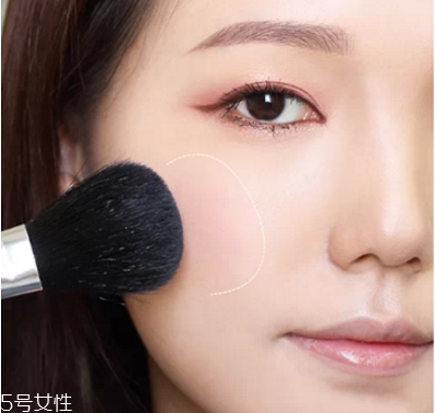 哪款粉底液適合裸妝 自然裸妝粉底推薦 哪款粉底液適合裸妝 自然裸妝粉底推薦