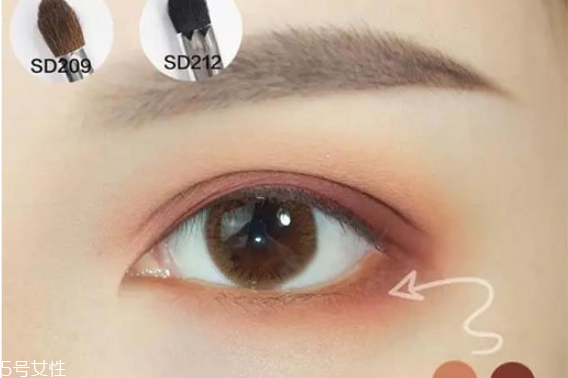 2018年最流行的妝容 2018妝容流行趨勢 2018年最流行的妝容 2018妝容流行趨勢