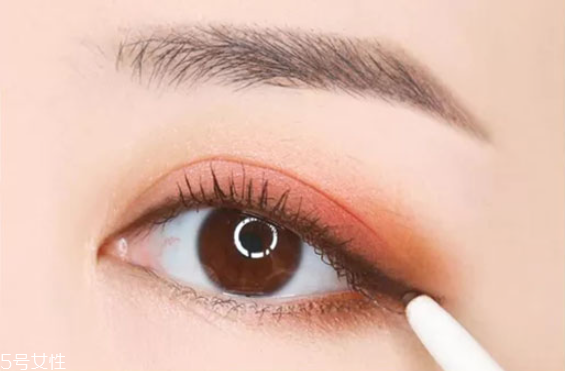 2018年最流行的妝容 2018妝容流行趨勢 2018年最流行的妝容 2018妝容流行趨勢