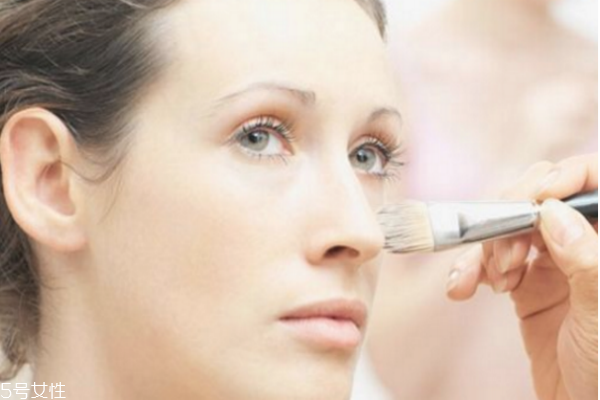 冬天用散粉太干怎么辦 我們可以這么做 冬天用散粉太干怎么辦 我們可以這么做