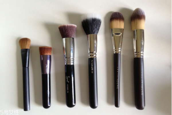 粉底刷怎么用沒有刷痕 平頭粉底刷使用注意事項(xiàng) 粉底刷怎么用沒有刷痕 平頭粉底刷使用注意事項(xiàng)