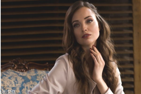 不同年齡如何選擇底妝 不同年齡段粉底推薦 不同年齡如何選擇底妝 不同年齡段粉底推薦