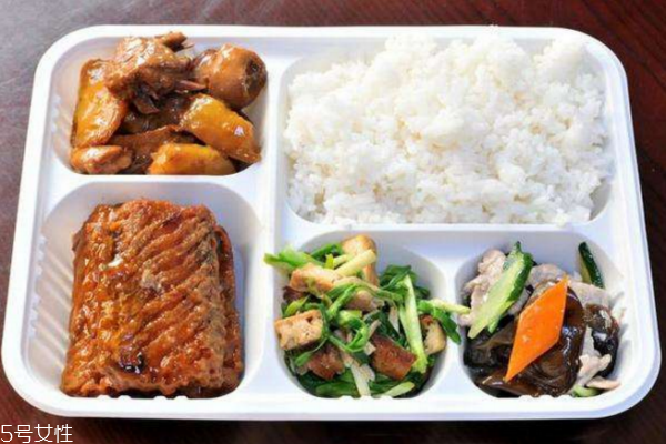 午餐應(yīng)該吃什么最有營養(yǎng) 正確飲食要知曉 午餐應(yīng)該吃什么最有營養(yǎng) 正確飲食要知曉