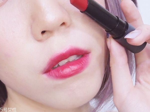 水潤(rùn)口紅哪個(gè)牌子好 5款水潤(rùn)型口紅遠(yuǎn)離干唇 水潤(rùn)口紅哪個(gè)牌子好 5款水潤(rùn)型口紅遠(yuǎn)離干唇