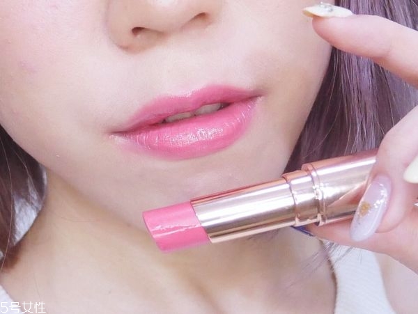 水潤(rùn)口紅哪個(gè)牌子好 5款水潤(rùn)型口紅遠(yuǎn)離干唇 水潤(rùn)口紅哪個(gè)牌子好 5款水潤(rùn)型口紅遠(yuǎn)離干唇