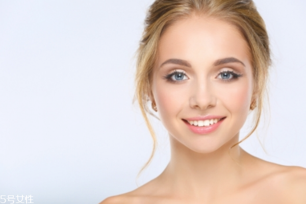 白醋美容護(hù)膚小竅門(mén) 這幾個(gè)配方必學(xué) 白醋美容護(hù)膚小竅門(mén) 這幾個(gè)配方必學(xué)