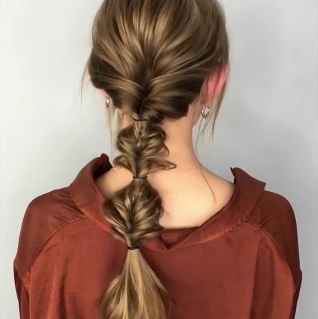 女生長發(fā)低馬尾發(fā)型怎么扎 女生長發(fā)低馬尾發(fā)型怎么扎