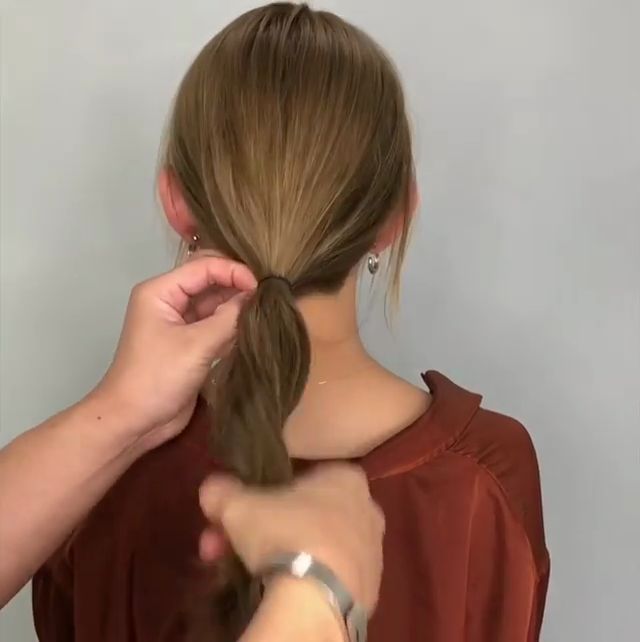 女生長發(fā)低馬尾發(fā)型怎么扎 女生長發(fā)低馬尾發(fā)型怎么扎