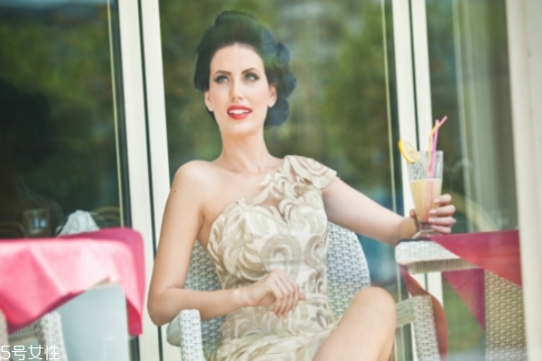 怎樣卸妝不傷皮膚 十大卸妝小知識(shí) 怎樣卸妝不傷皮膚 十大卸妝小知識(shí)