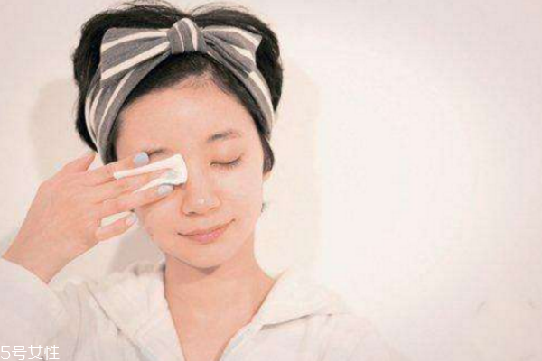 怎樣卸妝不傷皮膚 十大卸妝小知識(shí) 怎樣卸妝不傷皮膚 十大卸妝小知識(shí)