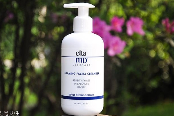 洗面奶和潔面乳有什么區(qū)別 3點不同了解一下 洗面奶和潔面乳有什么區(qū)別 3點不同了解一下