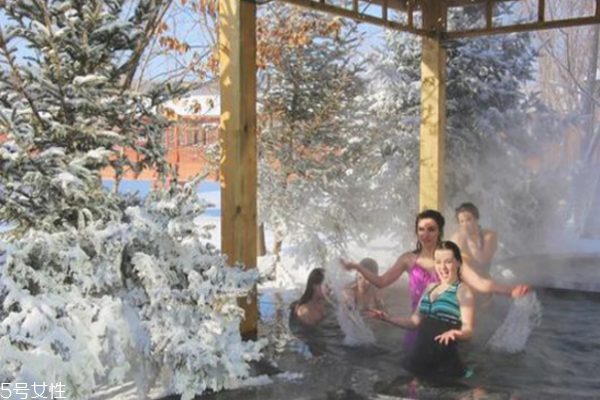 泡溫泉泡多長(zhǎng)時(shí)間最好 泡溫泉的最佳時(shí)間 泡溫泉泡多長(zhǎng)時(shí)間最好 泡溫泉的最佳時(shí)間