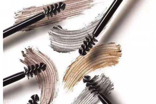 刷睫毛膏有什么壞處 經(jīng)常涂睫毛膏的危害 刷睫毛膏有什么壞處 經(jīng)常涂睫毛膏的危害