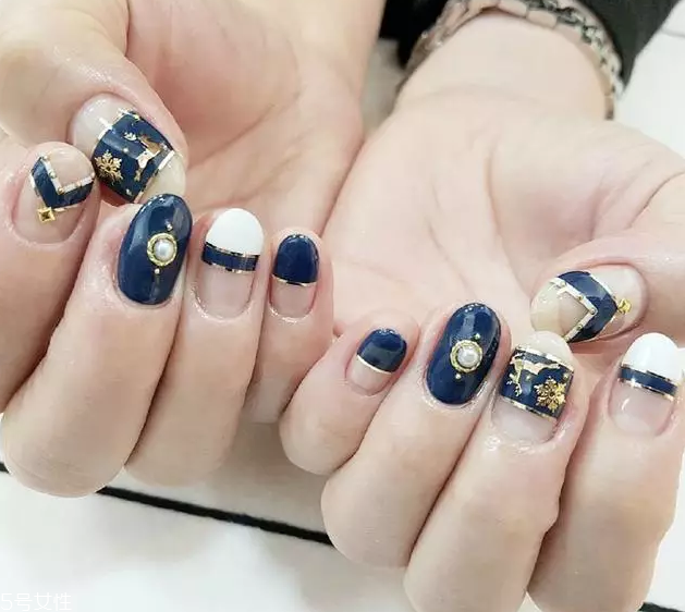 藍(lán)綠色美甲適合冬天嗎 6款秋冬藍(lán)綠色美甲 藍(lán)綠色美甲適合冬天嗎 6款秋冬藍(lán)綠色美甲