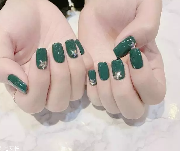 藍(lán)綠色美甲適合冬天嗎 6款秋冬藍(lán)綠色美甲 藍(lán)綠色美甲適合冬天嗎 6款秋冬藍(lán)綠色美甲