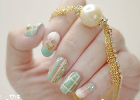 藍(lán)綠色美甲適合冬天嗎 6款秋冬藍(lán)綠色美甲 藍(lán)綠色美甲適合冬天嗎 6款秋冬藍(lán)綠色美甲