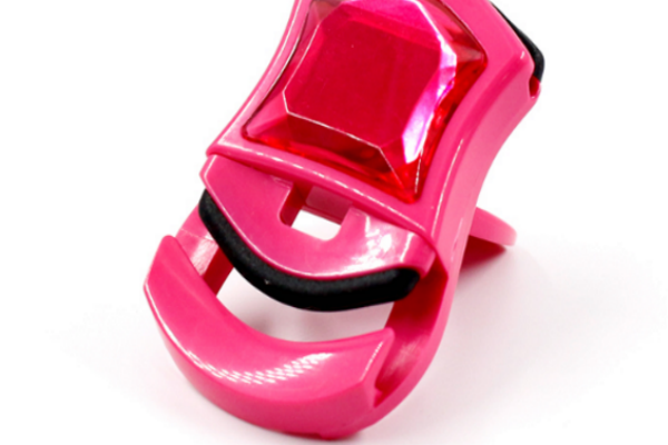 睫毛夾哪種適合新手 初學(xué)者必知眼部睫毛化妝技巧 睫毛夾哪種適合新手 初學(xué)者必知眼部睫毛化妝技巧