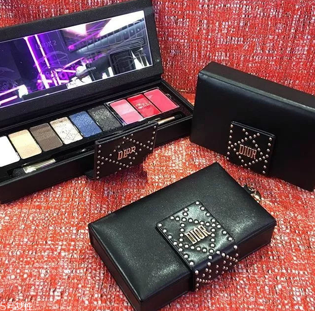 2018彩妝品牌的圣誕限定有哪些 2018大牌圣誕限定彩妝 2018彩妝品牌的圣誕限定有哪些 2018大牌圣誕限定彩妝