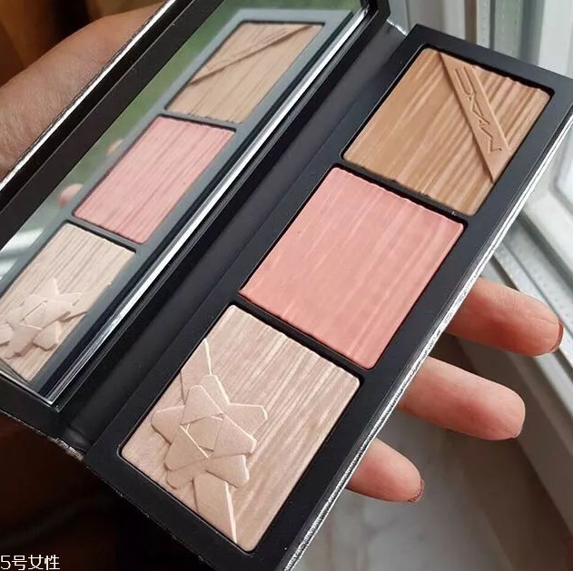 2018彩妝品牌的圣誕限定有哪些 2018大牌圣誕限定彩妝 2018彩妝品牌的圣誕限定有哪些 2018大牌圣誕限定彩妝