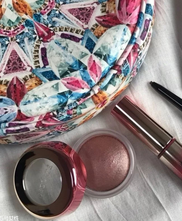 2018彩妝品牌的圣誕限定有哪些 2018大牌圣誕限定彩妝 2018彩妝品牌的圣誕限定有哪些 2018大牌圣誕限定彩妝