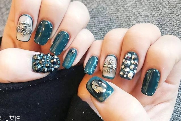 藍(lán)綠色美甲適合冬天嗎 6款秋冬藍(lán)綠色美甲 藍(lán)綠色美甲適合冬天嗎 6款秋冬藍(lán)綠色美甲