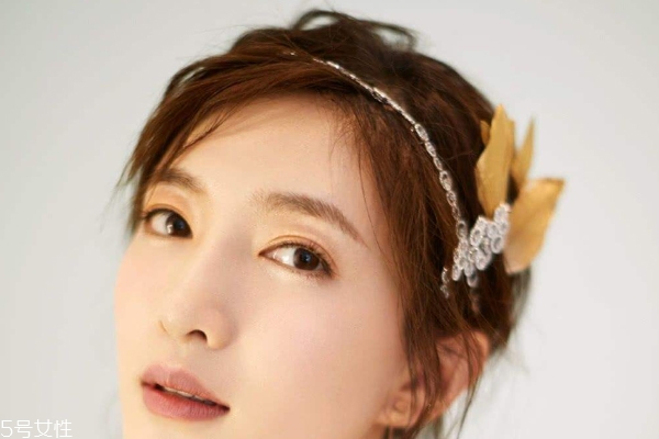 頭發(fā)少染什么顏色好看 亮色系能膨脹秀發(fā) 頭發(fā)少染什么顏色好看 亮色系能膨脹秀發(fā)