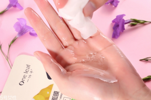 一葉子水漾煥顏面膜怎么樣 對于油皮無功無過 一葉子水漾煥顏面膜怎么樣 對于油皮無功無過