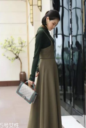 莫蘭迪色怎么搭配衣服 4招展現(xiàn)優(yōu)雅女人味 莫蘭迪色怎么搭配衣服 4招展現(xiàn)優(yōu)雅女人味