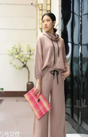 莫蘭迪色怎么搭配衣服 4招展現(xiàn)優(yōu)雅女人味 莫蘭迪色怎么搭配衣服 4招展現(xiàn)優(yōu)雅女人味