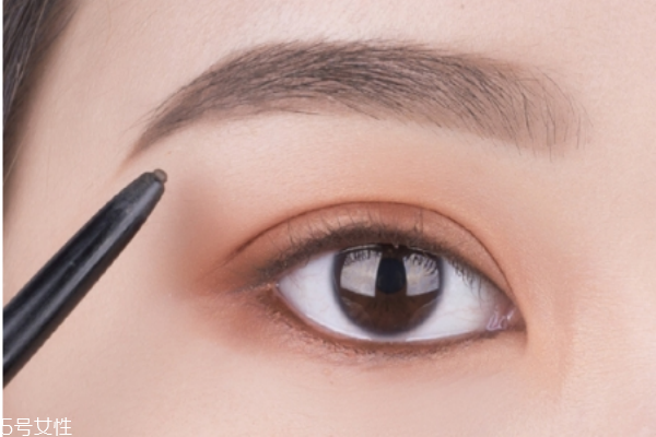 冬天怎么化妝 秋冬暖色妝容教程 冬天怎么化妝 秋冬暖色妝容教程