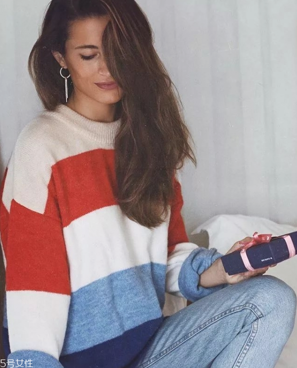 女生秋冬穿什么顏色衣服好看 2018年秋冬十大流行色 女生秋冬穿什么顏色衣服好看 2018年秋冬十大流行色