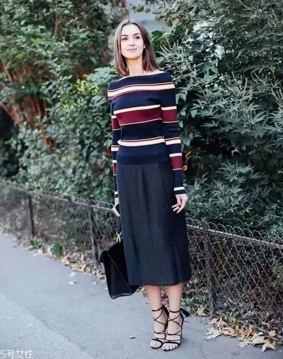 女生秋冬穿什么顏色衣服好看 2018年秋冬十大流行色 女生秋冬穿什么顏色衣服好看 2018年秋冬十大流行色