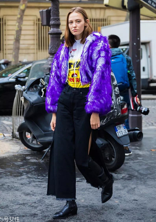 女生秋冬穿什么顏色衣服好看 2018年秋冬十大流行色 女生秋冬穿什么顏色衣服好看 2018年秋冬十大流行色