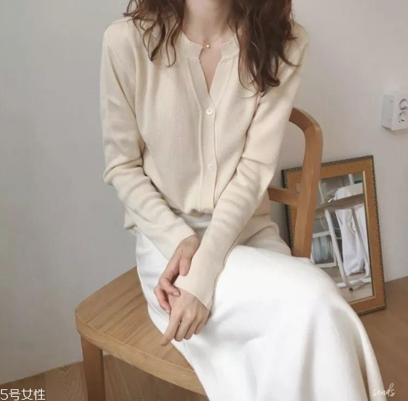 秋冬女生怎么穿衣搭配 秋冬女生穿衣搭配技巧 秋冬女生怎么穿衣搭配 秋冬女生穿衣搭配技巧