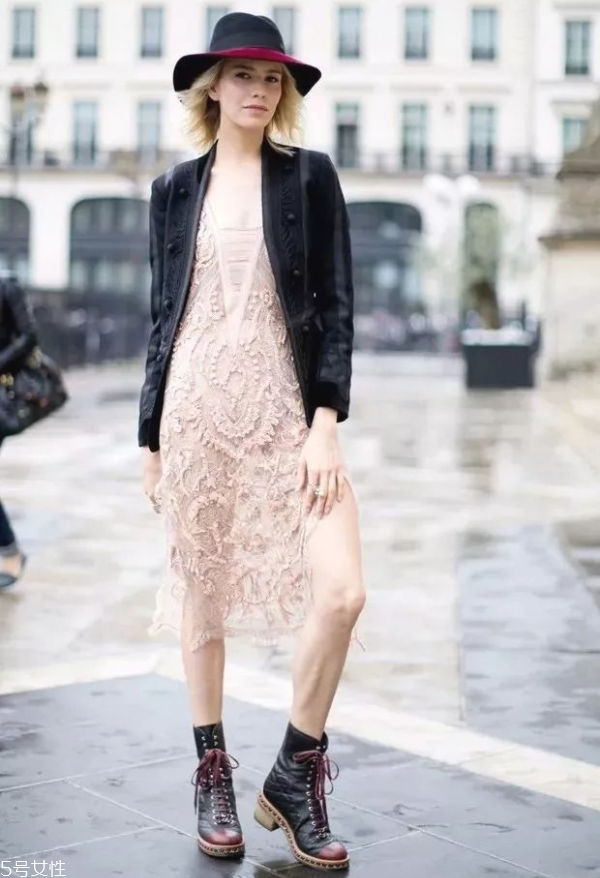 秋冬女生怎么穿衣搭配 秋冬女生穿衣搭配技巧 秋冬女生怎么穿衣搭配 秋冬女生穿衣搭配技巧