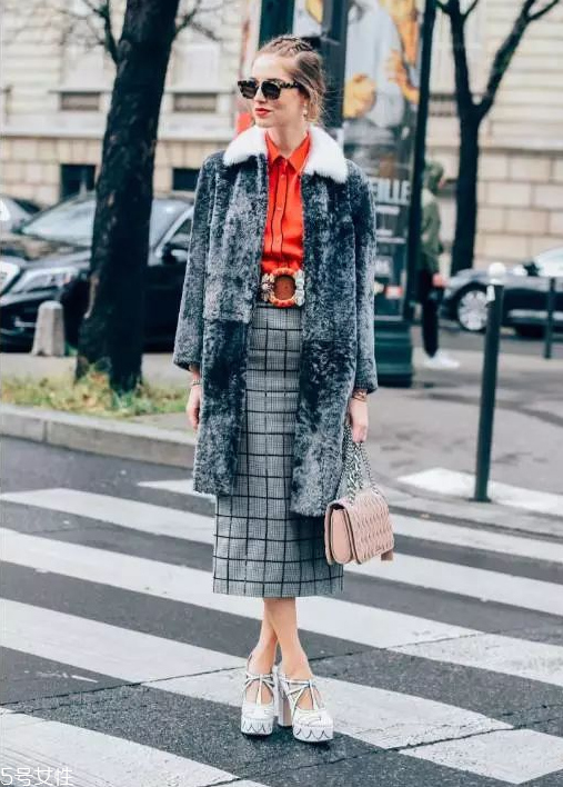 秋冬女生怎么穿衣搭配 秋冬女生穿衣搭配技巧 秋冬女生怎么穿衣搭配 秋冬女生穿衣搭配技巧