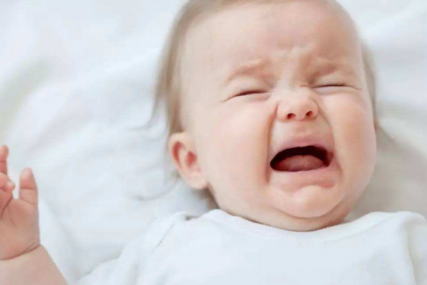 新生兒口腔里長小白點(diǎn)是怎么回事 新生兒口腔里長小白點(diǎn)是怎么回事