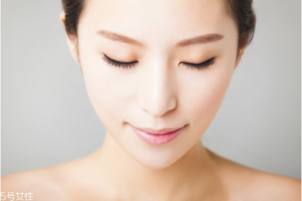 睫毛不翹怎么辦 教你睫毛怎么變翹 睫毛不翹怎么辦 教你睫毛怎么變翹