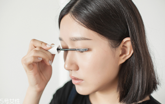 睫毛膏怎么刷沒(méi)有蒼蠅腿 又長(zhǎng)又翹的睫毛怎么刷出來(lái) 睫毛膏怎么刷沒(méi)有蒼蠅腿 又長(zhǎng)又翹的睫毛怎么刷出來(lái)