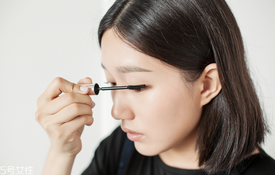 睫毛膏怎么刷沒(méi)有蒼蠅腿 又長(zhǎng)又翹的睫毛怎么刷出來(lái) 睫毛膏怎么刷沒(méi)有蒼蠅腿 又長(zhǎng)又翹的睫毛怎么刷出來(lái)