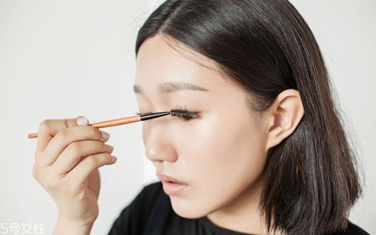 睫毛膏怎么刷沒(méi)有蒼蠅腿 又長(zhǎng)又翹的睫毛怎么刷出來(lái) 睫毛膏怎么刷沒(méi)有蒼蠅腿 又長(zhǎng)又翹的睫毛怎么刷出來(lái)