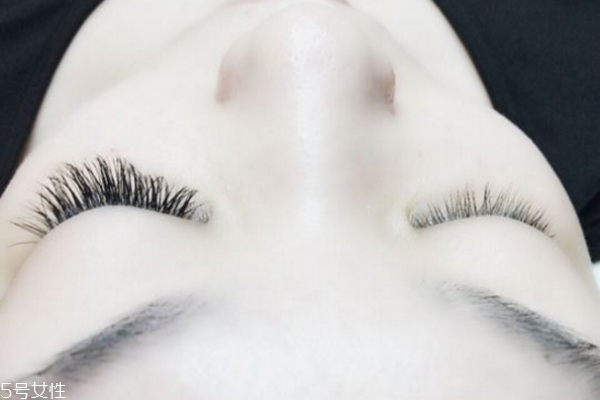 睫毛短用什么睫毛膏好 拿什么拯救你的短睫毛 睫毛短用什么睫毛膏好 拿什么拯救你的短睫毛