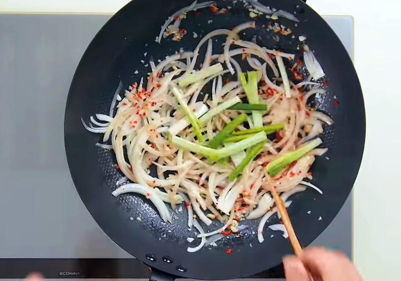 蔥爆豬肉的家常做法 這樣做才好吃 蔥爆豬肉的家常做法 這樣做才好吃