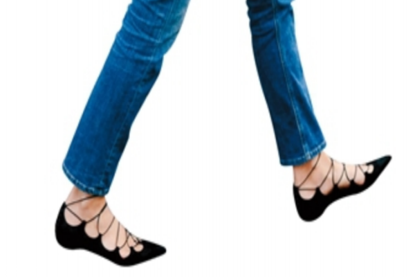 綁帶鞋怎么穿好看 3招一秒變纖瘦 綁帶鞋怎么穿好看 3招一秒變纖瘦