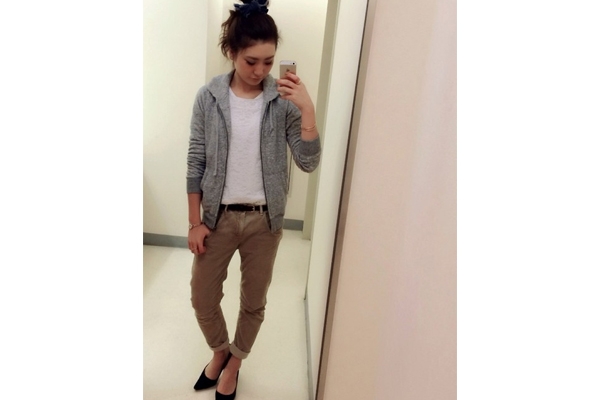 燈芯絨褲子配什么上衣女 燈芯絨褲子上衣搭配圖片 燈芯絨褲子配什么上衣女 燈芯絨褲子上衣搭配圖片