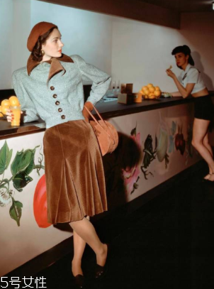 燈芯絨外套配什么褲子 燈芯絨外套褲子搭配圖片 燈芯絨外套配什么褲子 燈芯絨外套褲子搭配圖片